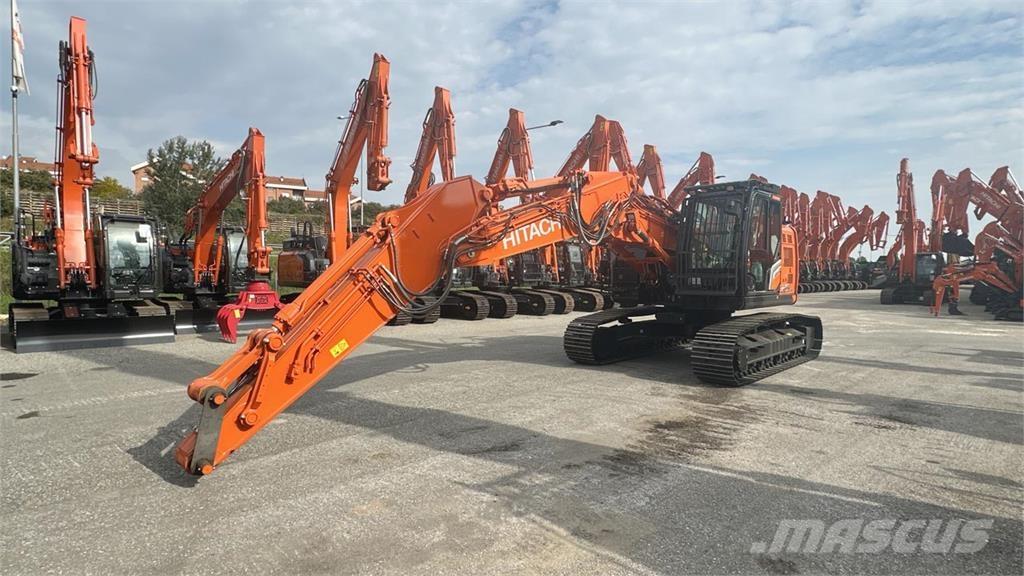 Hitachi ZX225USLC-7 Pásové rýpadlá