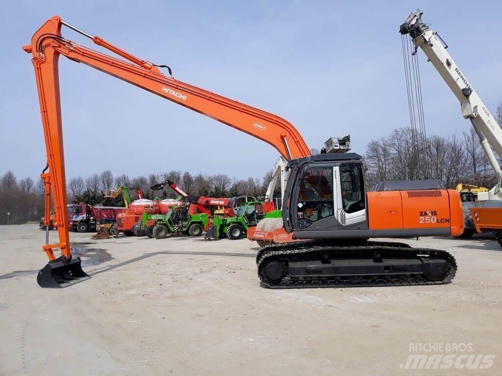 Hitachi ZX250LCN -3 SLF Pásové rýpadlá