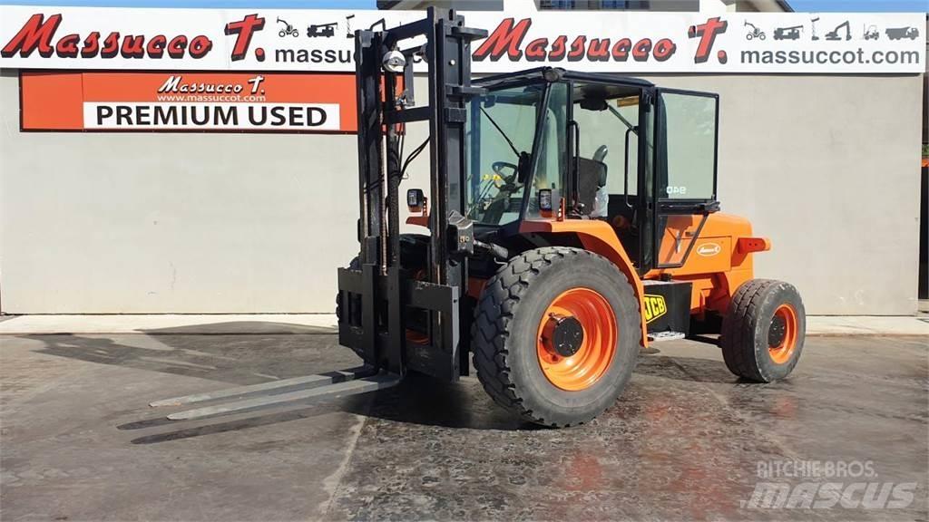 JCB 940 4x2 Terénne vysokozdvižné vozíky