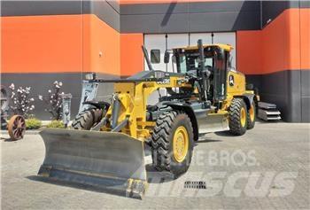 John Deere 622 GP 6X6 Pásové dozéry