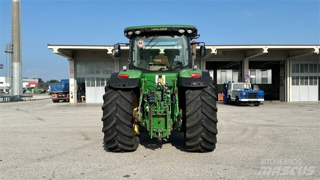 John Deere 7230R Snežné pluhy, predné snežné radlice