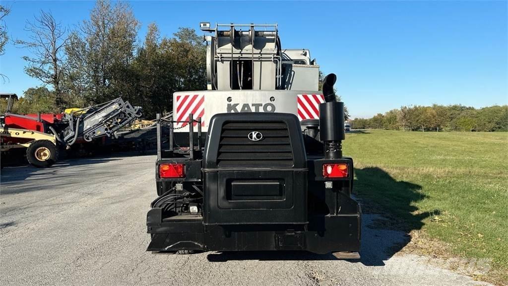 Kato KR 22H-11 4x4 Univerzálne terénne žeriavy