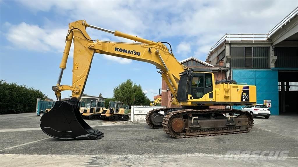 Komatsu PC700 LC-8E0 Pásové rýpadlá