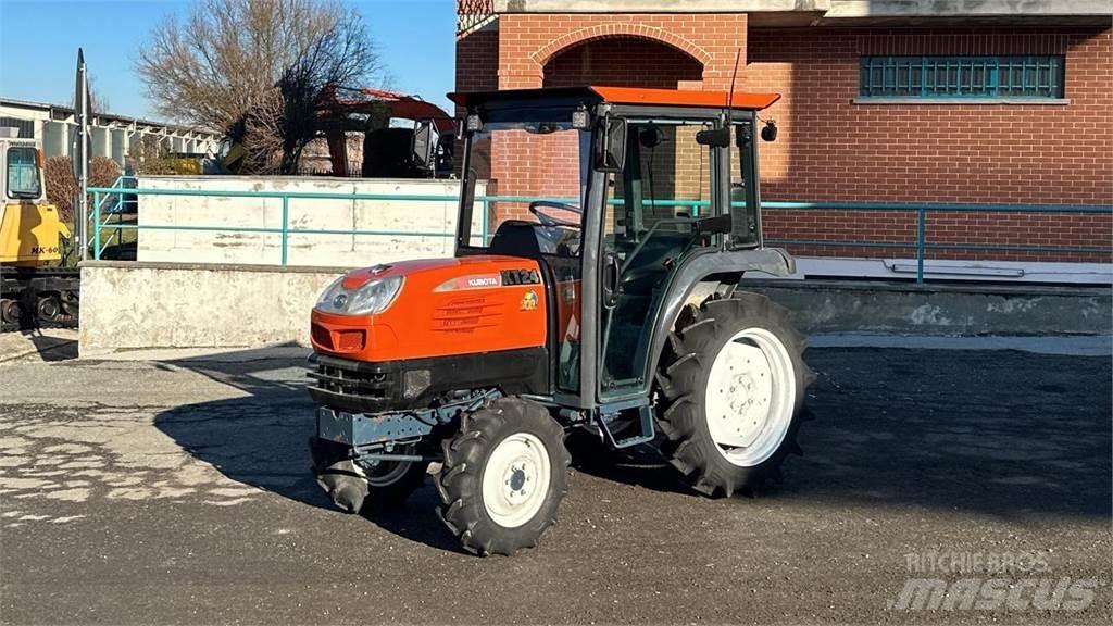 Kubota KT24 4X4 Snežné pluhy, predné snežné radlice