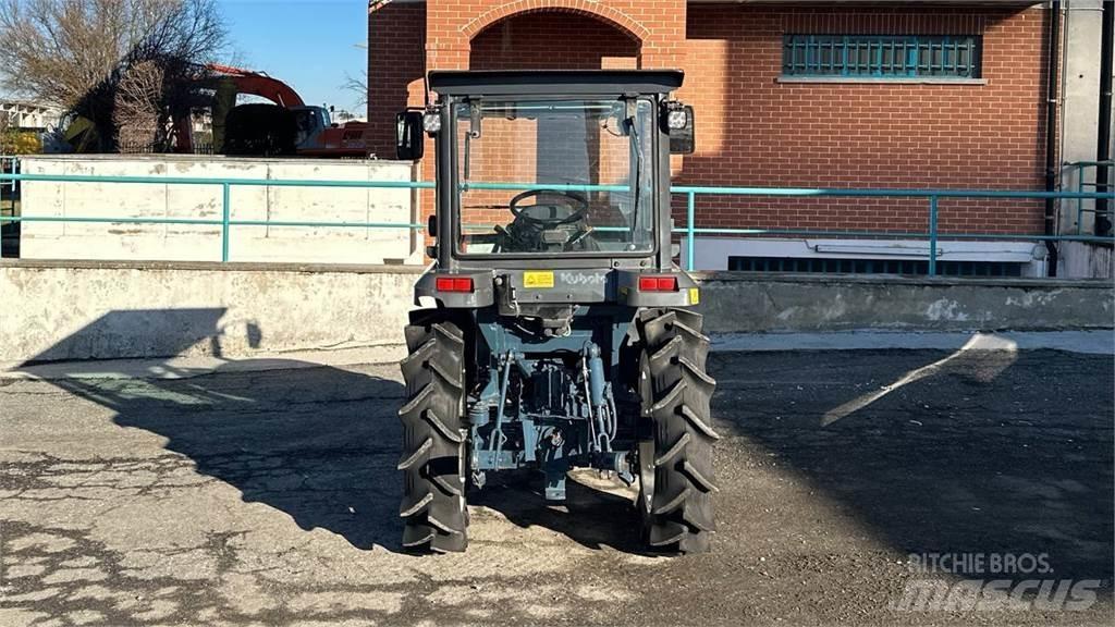 Kubota KT24 4X4 Snežné pluhy, predné snežné radlice