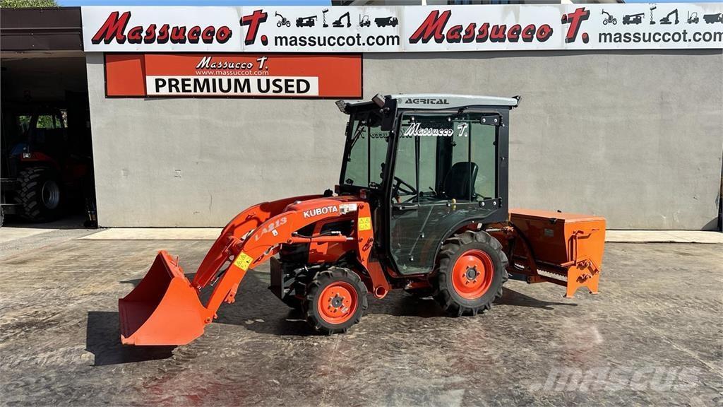 Kubota LA213FL 4x4 Snežné pluhy, predné snežné radlice