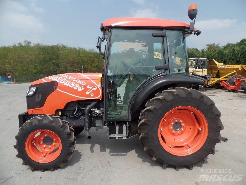 Kubota M8540N Snežné pluhy, predné snežné radlice
