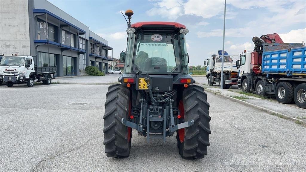 Kubota M8540N 4X4 Snežné pluhy, predné snežné radlice