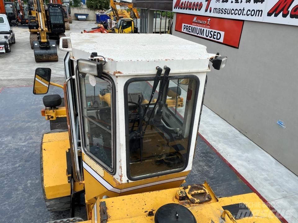 Liebherr L521 Kolesové nakladače