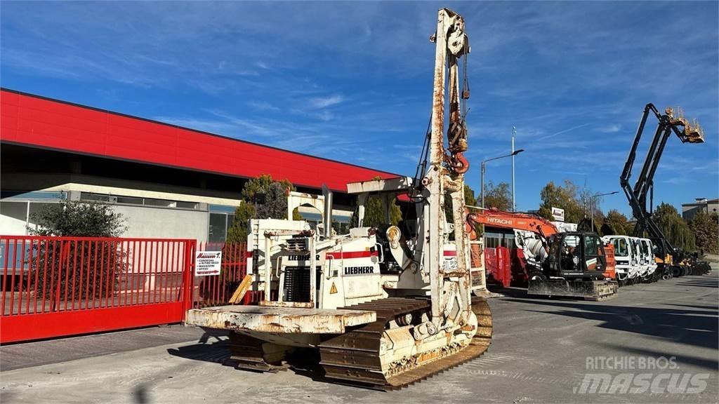 Liebherr RL 22 B Potrubné zariadenia