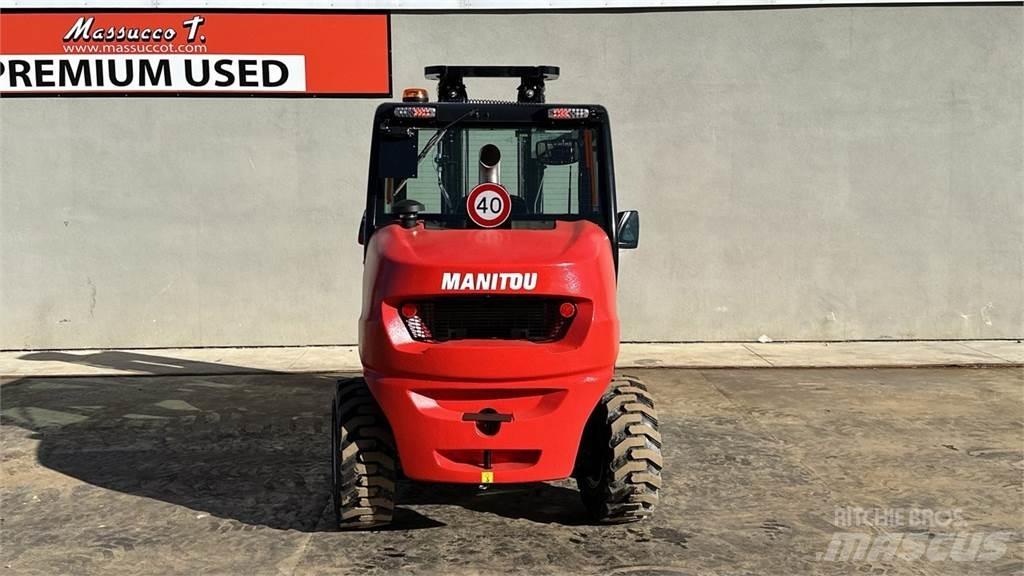 Manitou MC 30.4 4X4 Terénne vysokozdvižné vozíky