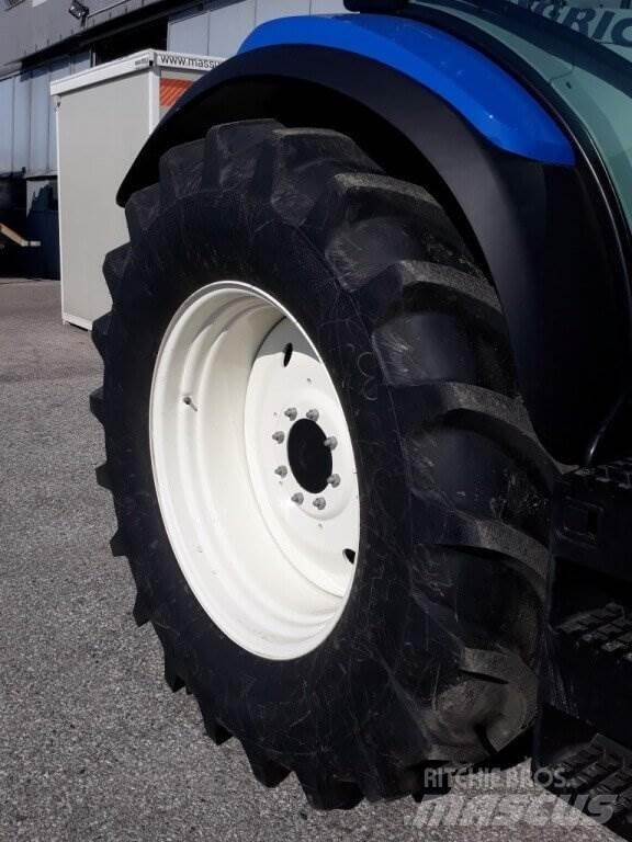 New Holland T6.165 Snežné pluhy, predné snežné radlice