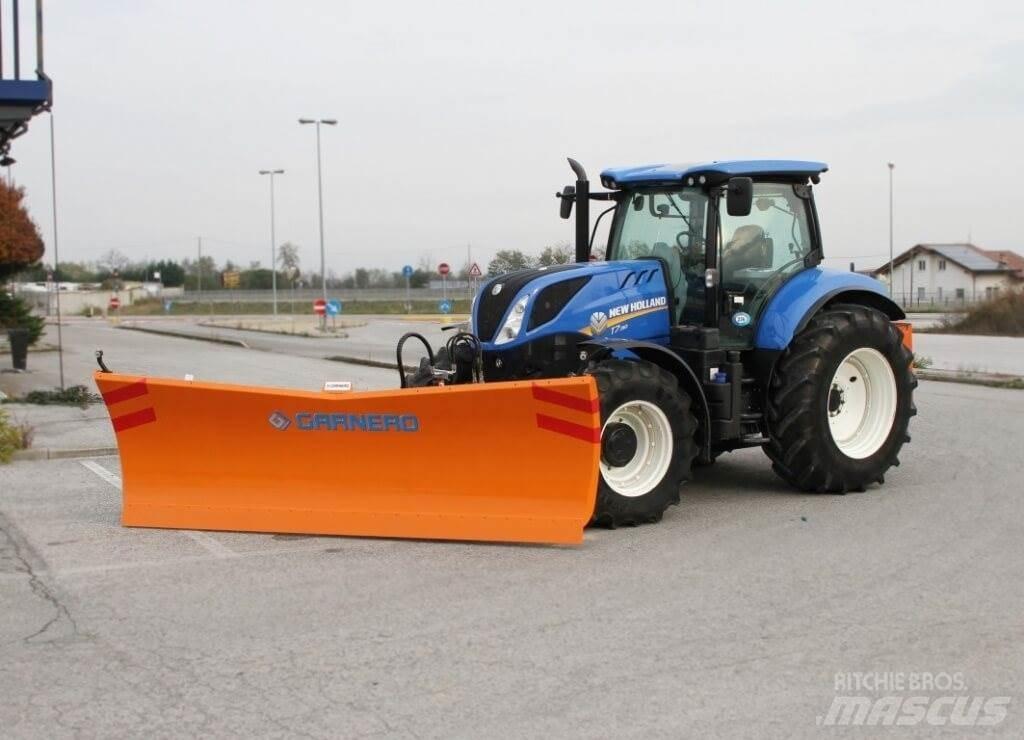 New Holland T7.190 Snežné pluhy, predné snežné radlice