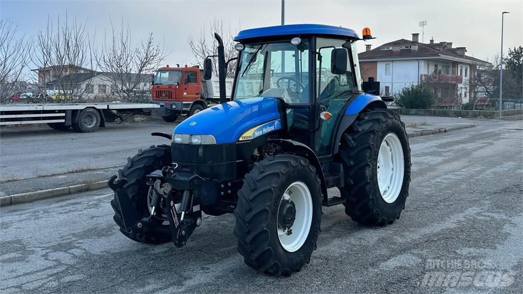 New Holland TD5050 4X4 Snežné pluhy, predné snežné radlice