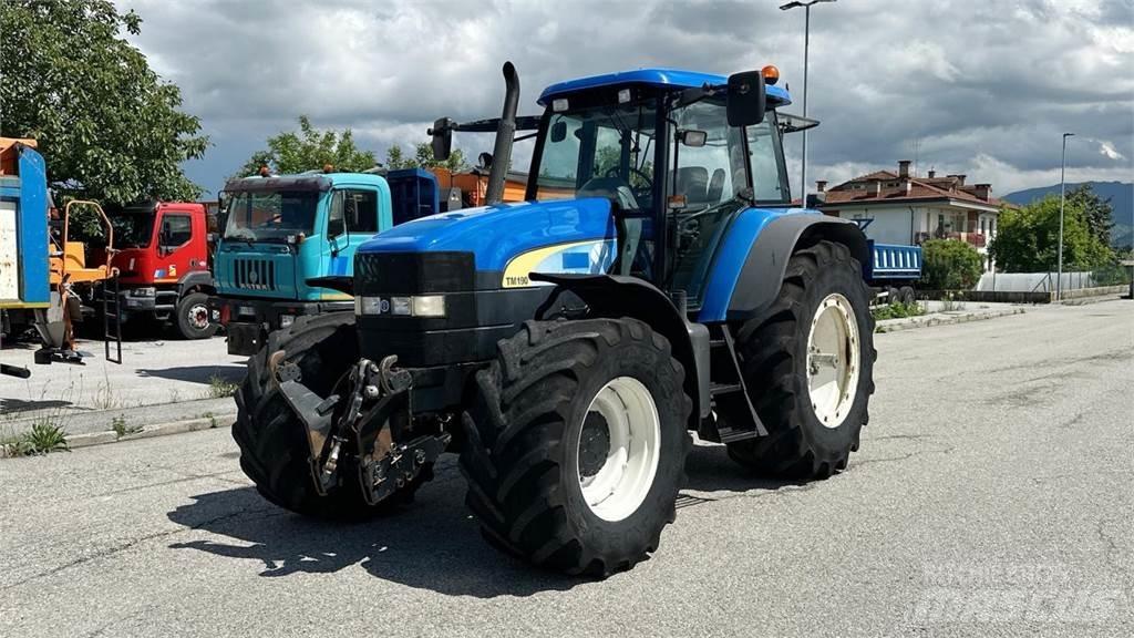 New Holland TM190 4X4 Snežné pluhy, predné snežné radlice