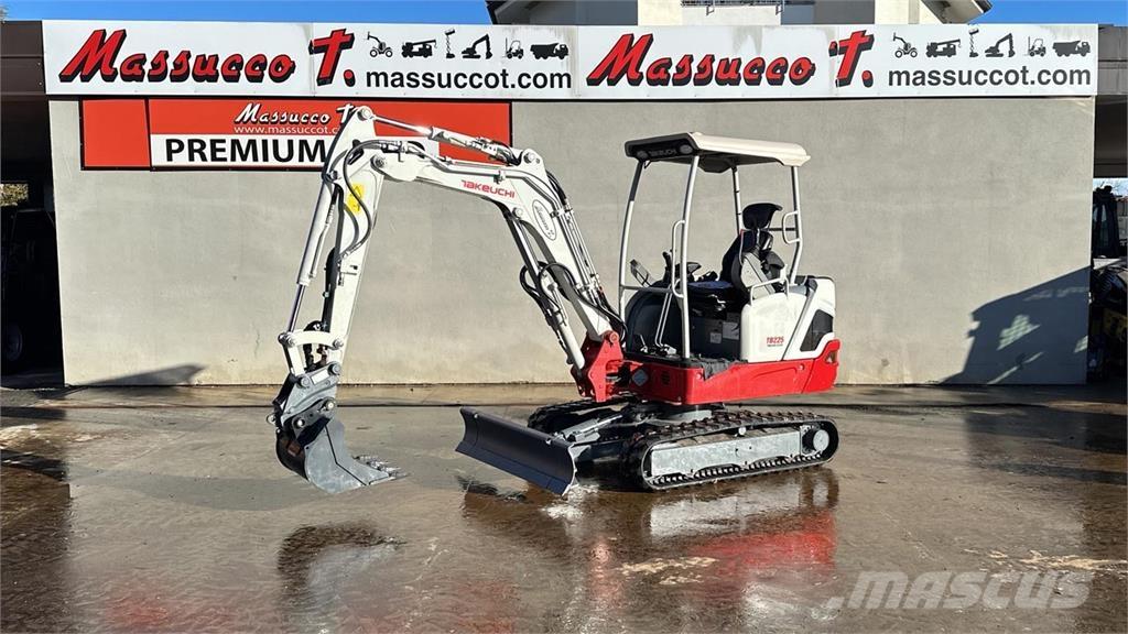 Takeuchi TB225 Mini rýpadlá < 7t