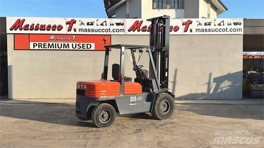 Toyota 02-5FD40 Dieselové vozíky