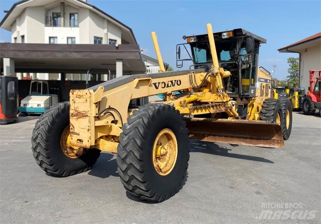 Volvo G740VHP Pásové dozéry