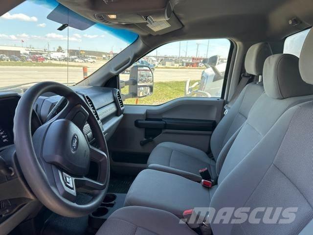 Ford F450 XL 4x2 Skriňová nadstavba