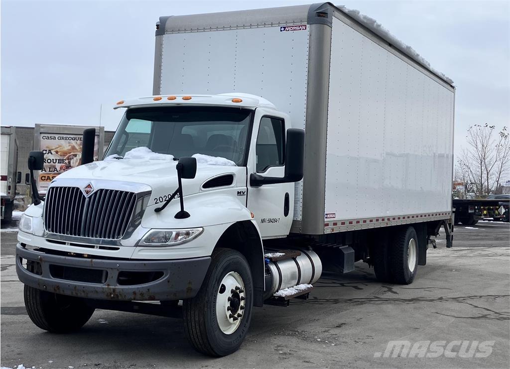 International MV Skriňová nadstavba