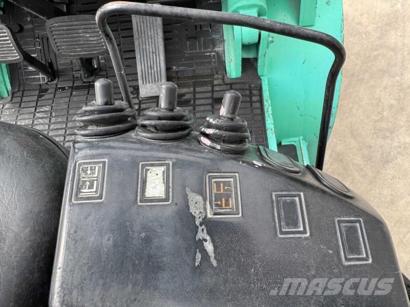 Mitsubishi FG30 Iné