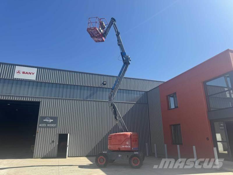 SkyJack SJ46AJ Kĺbové plošiny