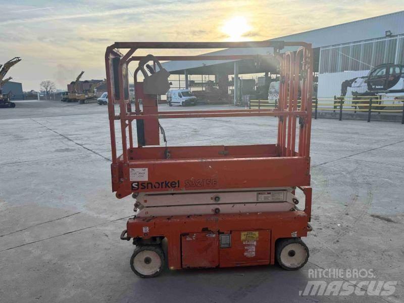 Snorkel S3215E Kĺbové plošiny