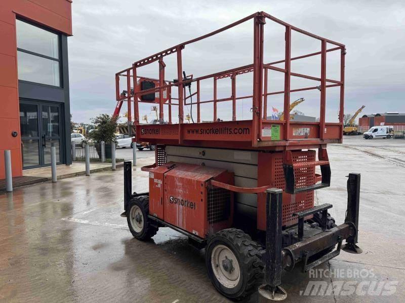 Snorkel S3370RT Kĺbové plošiny