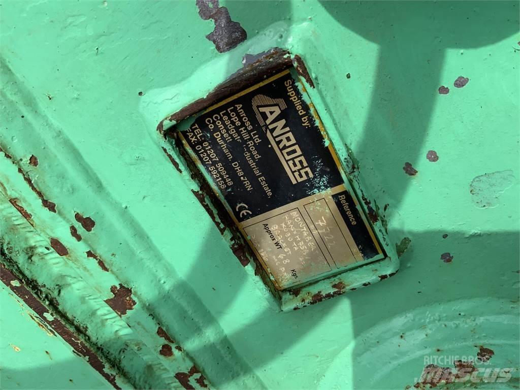 Montabert Breaker Ďalšie poľnohospodárske stroje