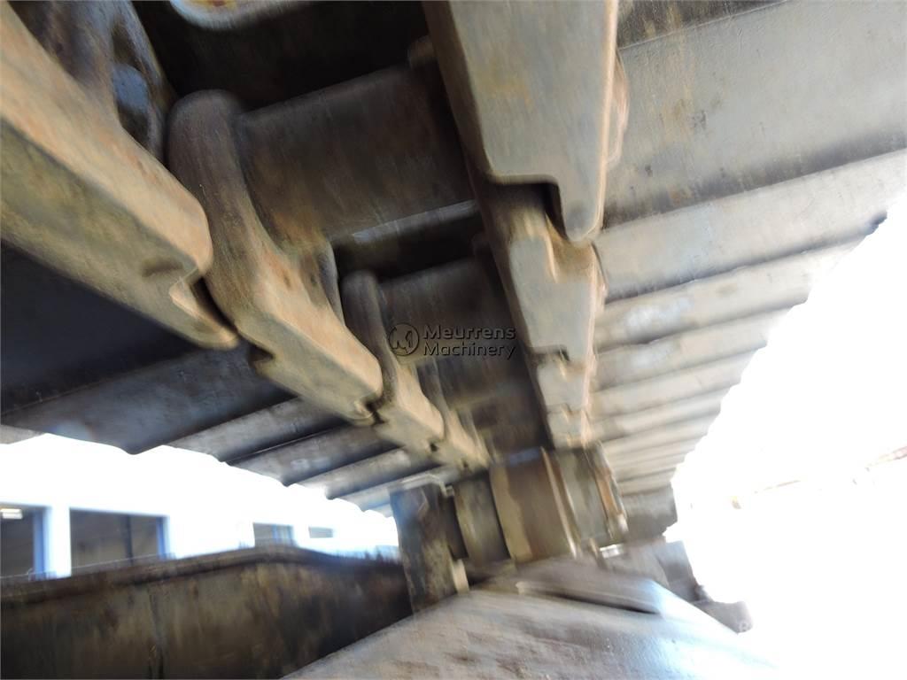 CAT 323D Pásové rýpadlá