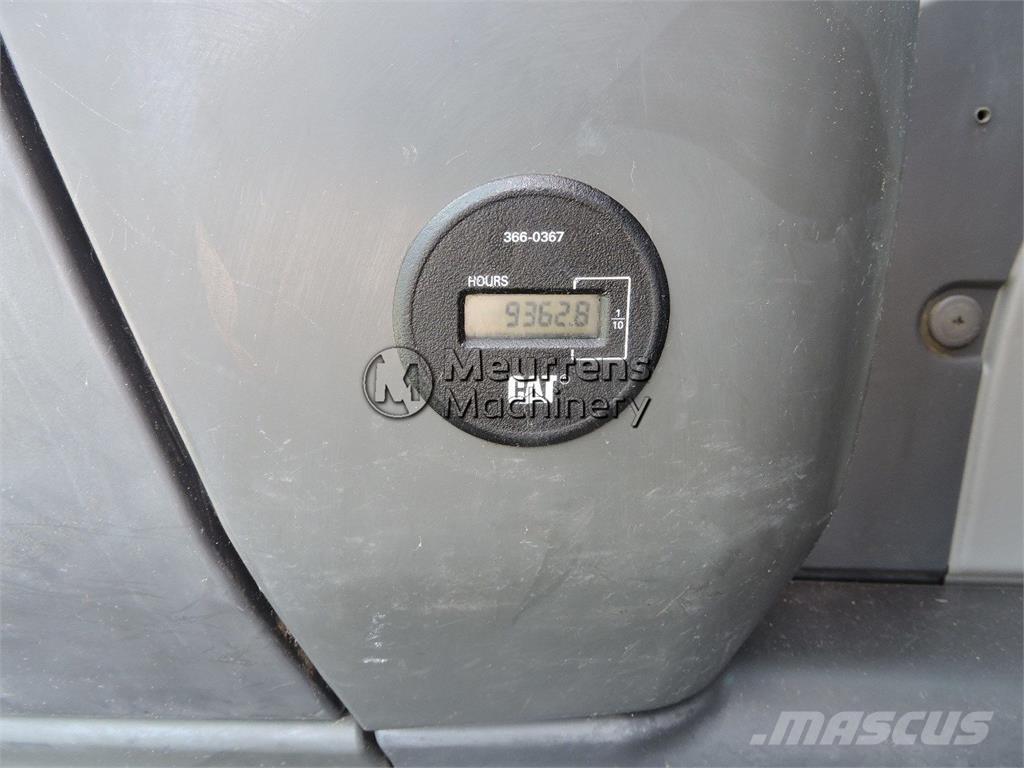 CAT 328 D Pásové rýpadlá
