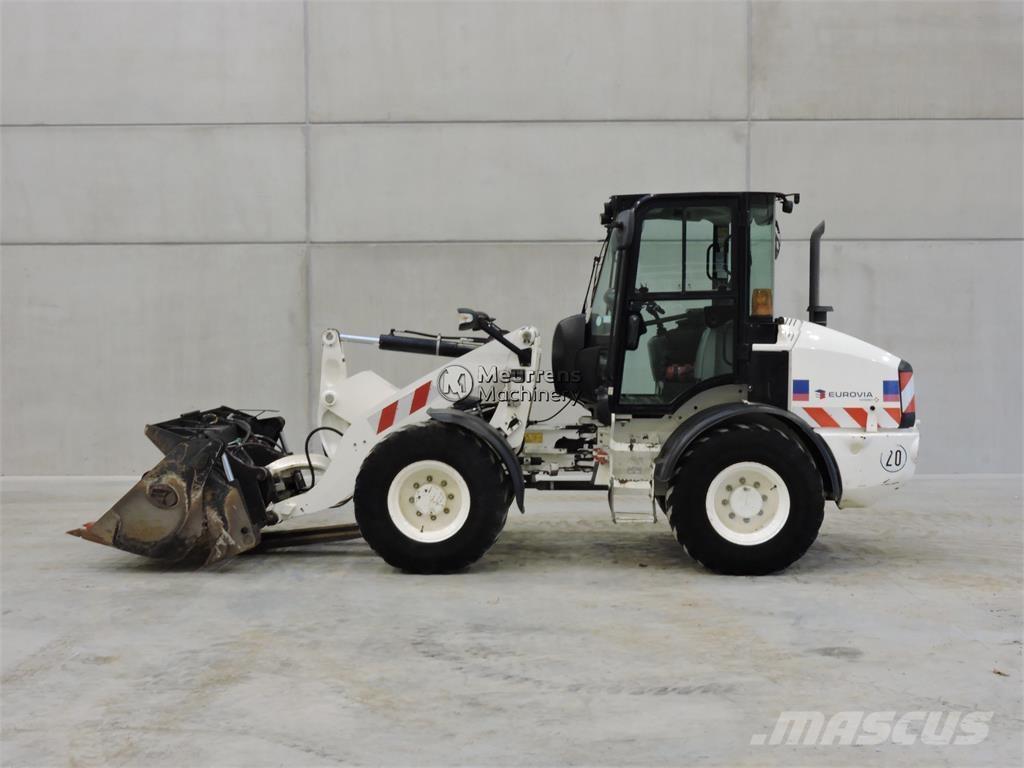 CAT 908M + FORK Kolesové nakladače