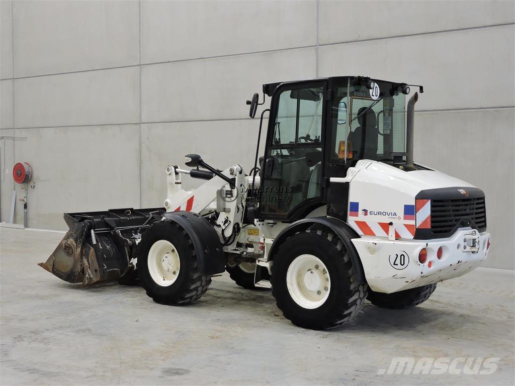 CAT 908M + FORK Kolesové nakladače