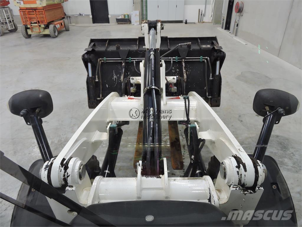 CAT 908M + FORK Kolesové nakladače