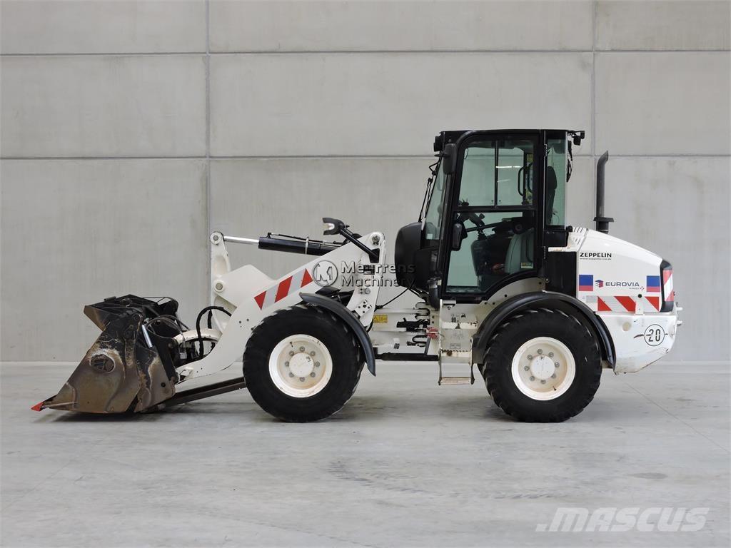 CAT 908M + FORK Kolesové nakladače