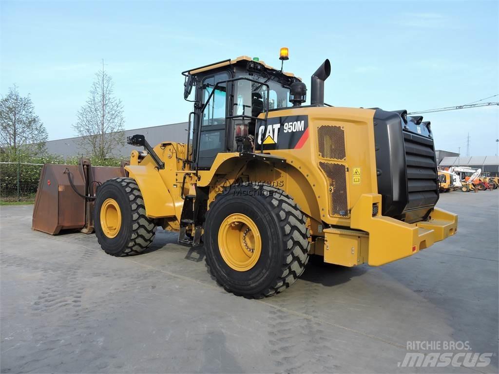 CAT 950M Kolesové nakladače