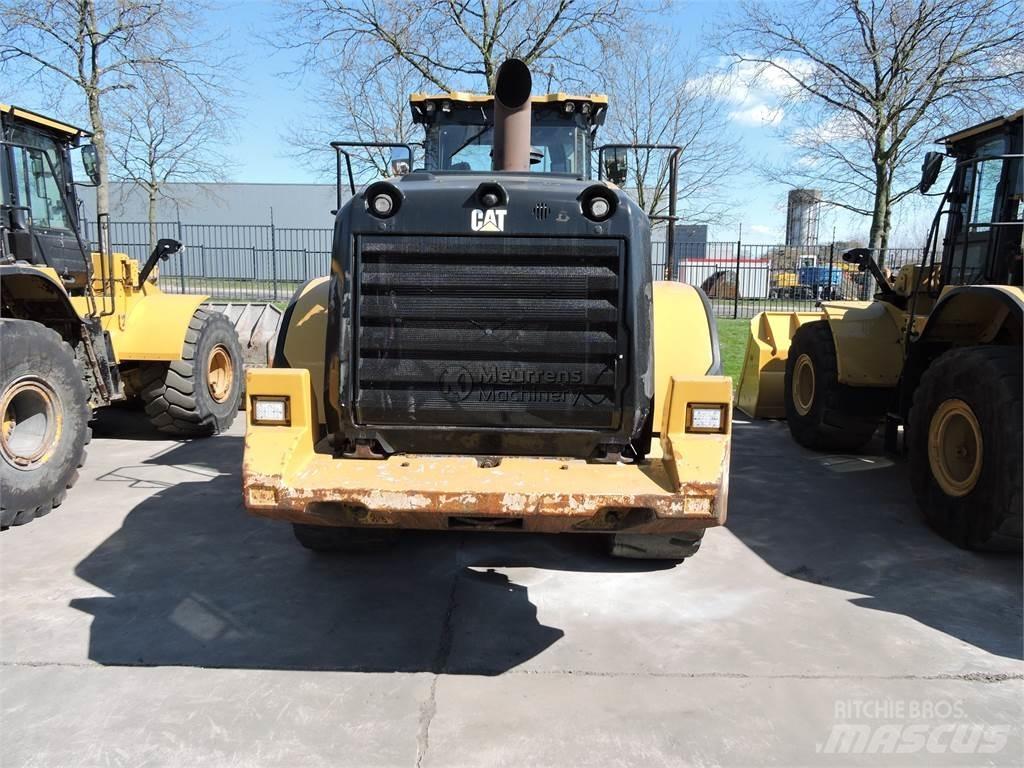 CAT 972M Kolesové nakladače