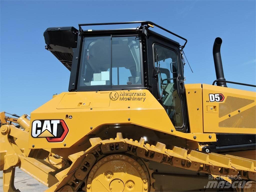 CAT D5 Buldozéry