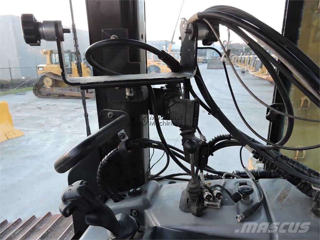 CAT D6NLGP Buldozéry
