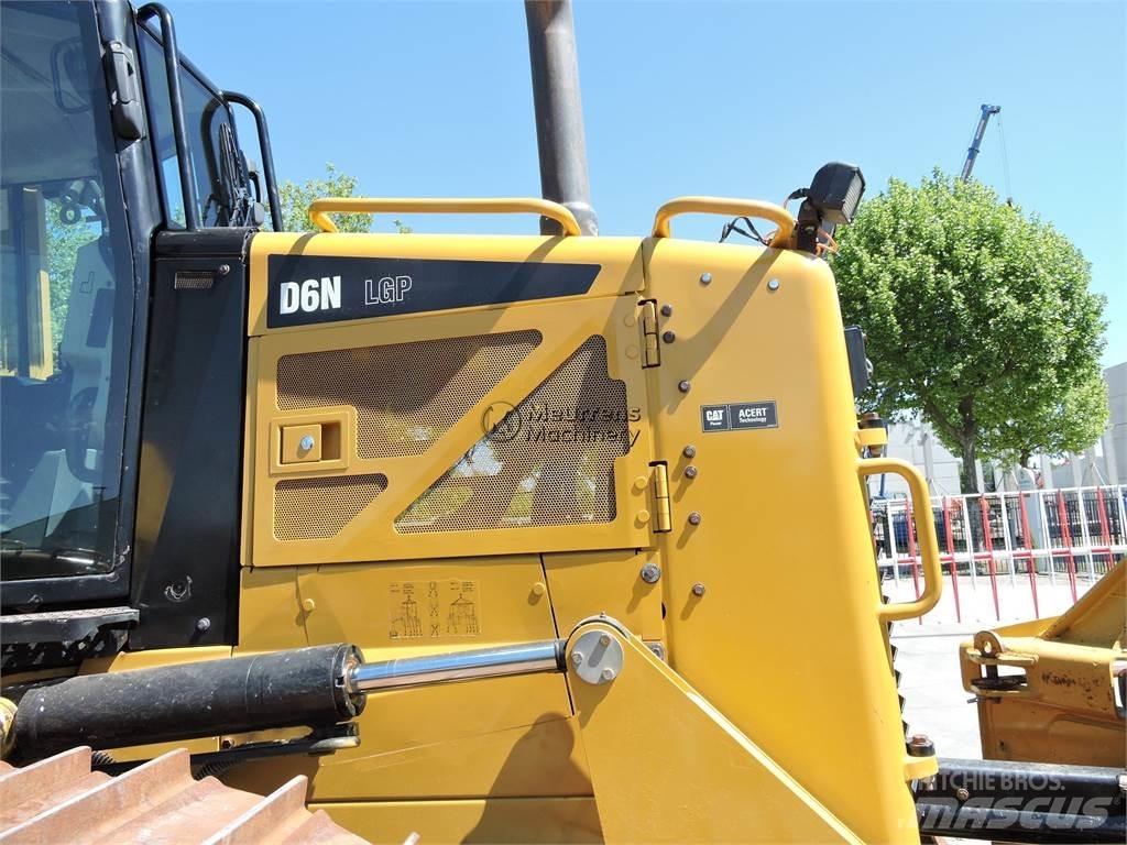 CAT D6NLGP Buldozéry