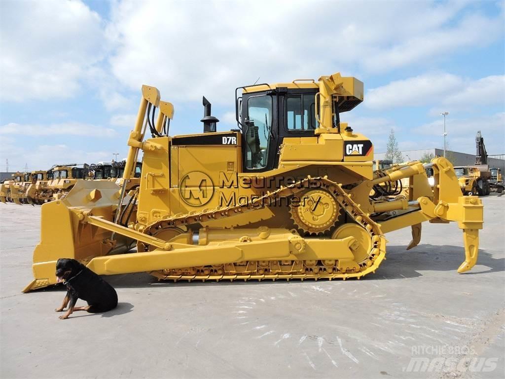 CAT D7R Buldozéry