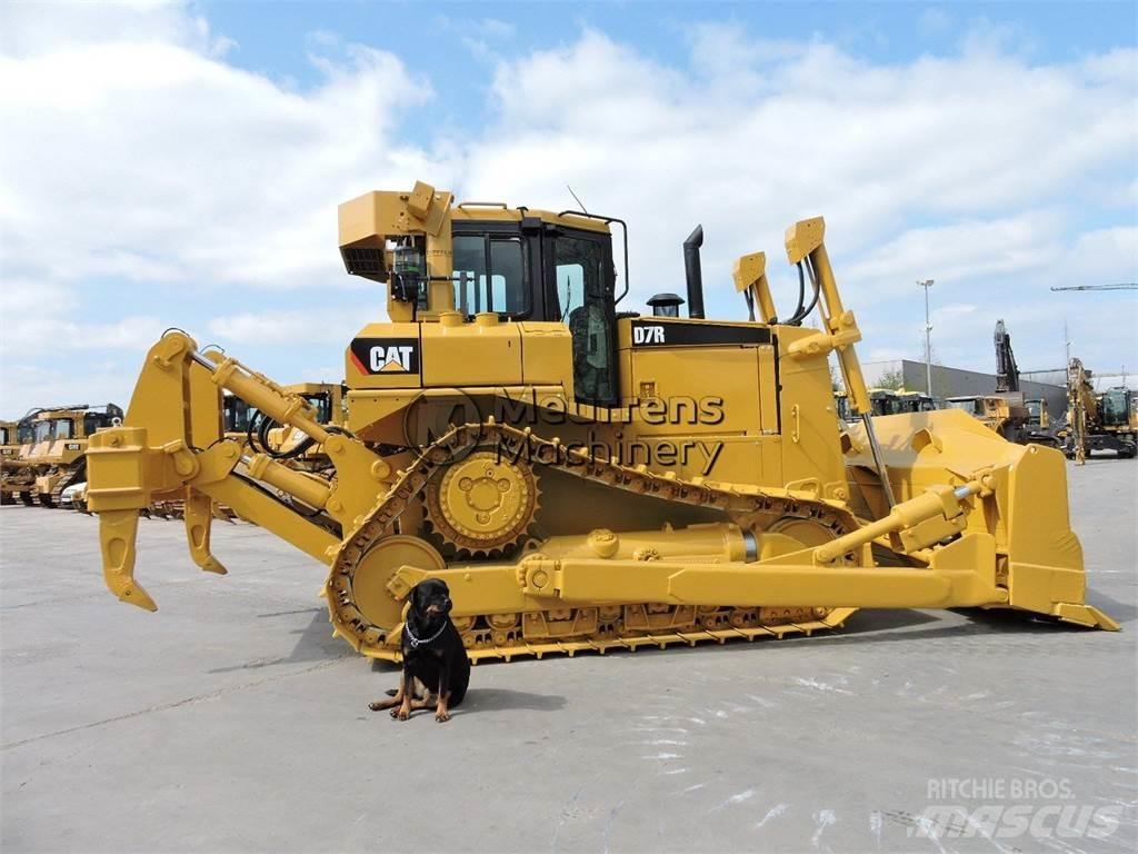CAT D7R Buldozéry