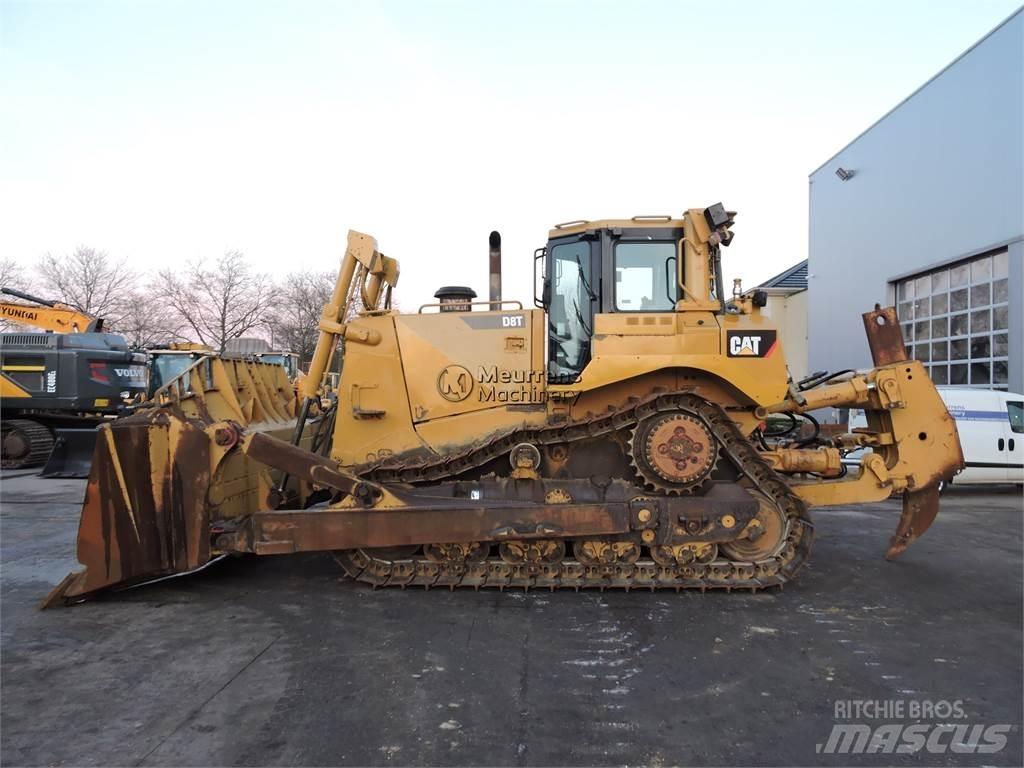 CAT D8T Buldozéry