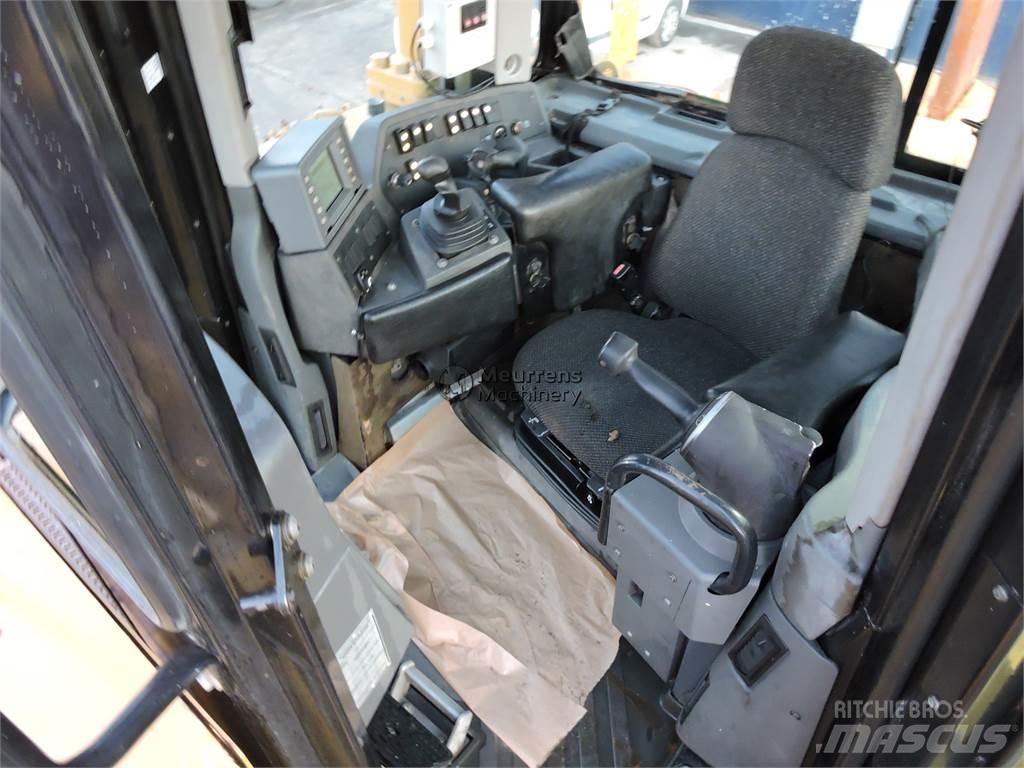CAT D8T Buldozéry