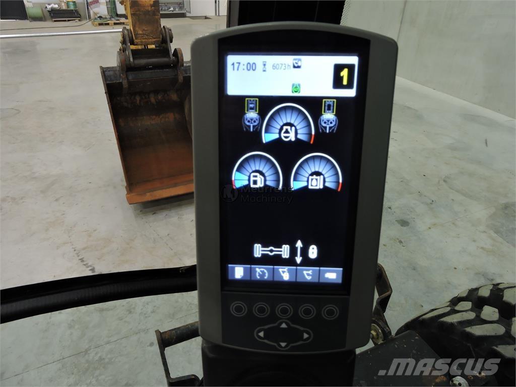 CAT M322D Kolesové rýpadlá