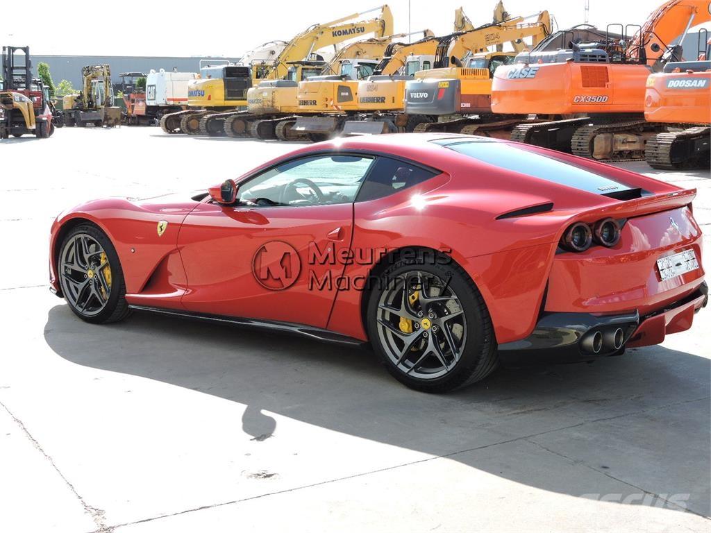 Ferrari 812 Super Fast Stavebníctvo - ostatné