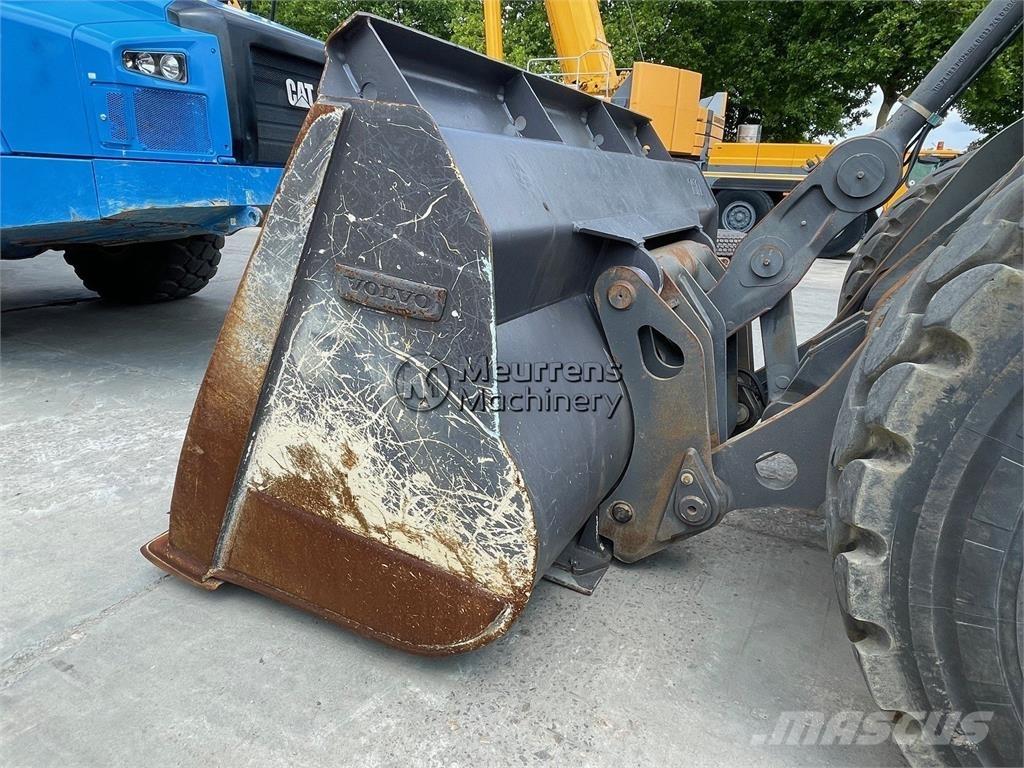 Volvo L150H Kolesové nakladače