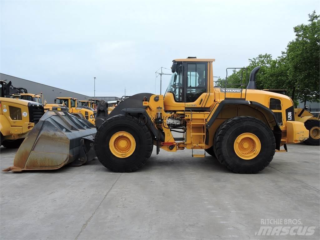 Volvo L250G Kolesové nakladače