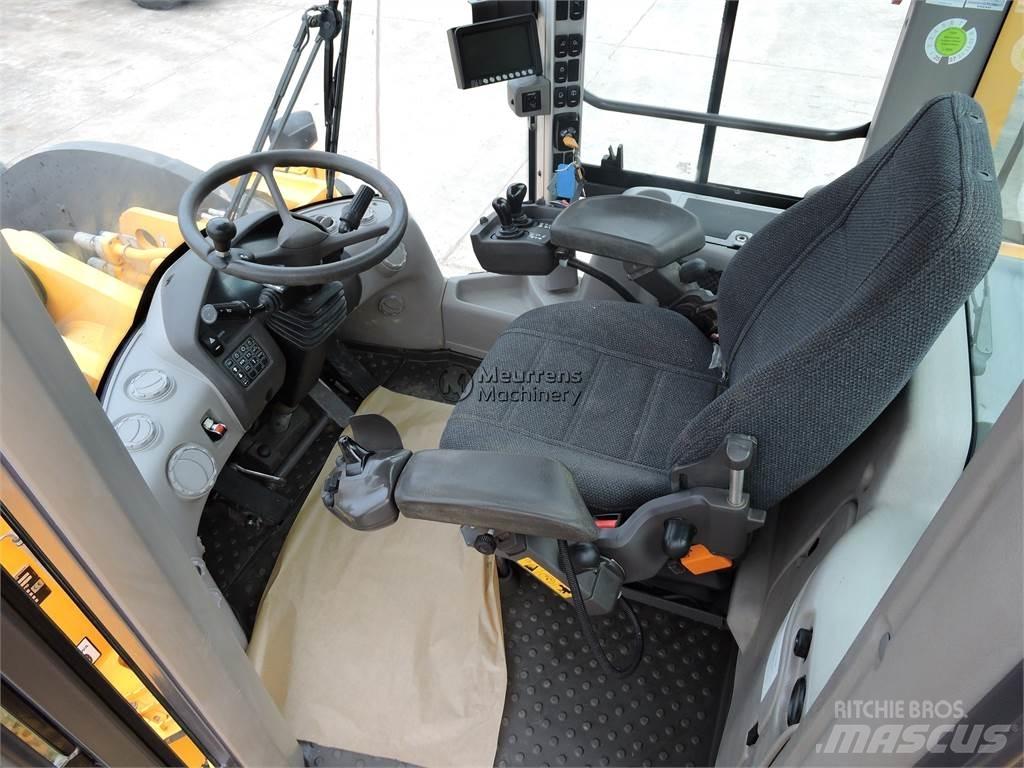 Volvo L250G Kolesové nakladače