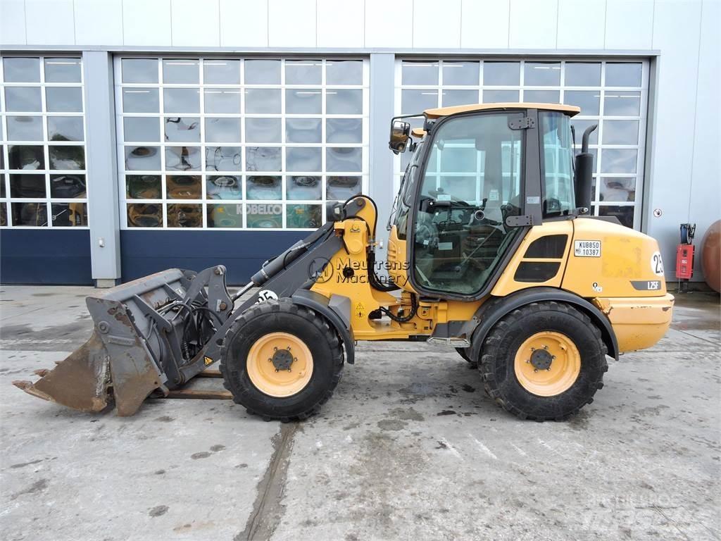 Volvo L25F Kolesové nakladače